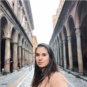 Neolaureata impartisce lezioni in lingue straniere